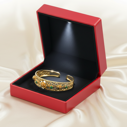 The Luminary Spotlight Presentation Box