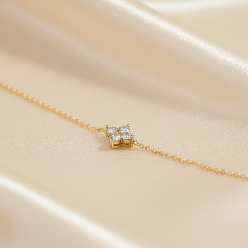 Single four-leaf clover bracelet gold plated lucky charm solitaire