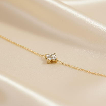 Single four-leaf clover bracelet gold plated lucky charm solitaire